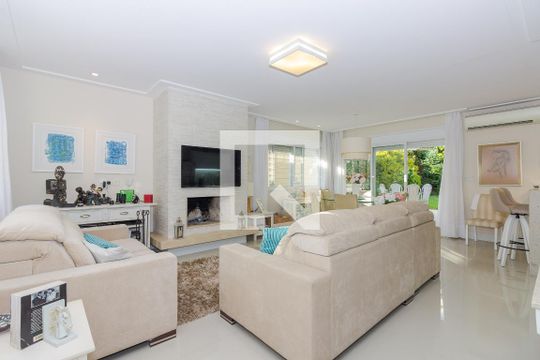 Casa à venda com 3 quartos, 167m² em Rubem Berta, Porto Alegre