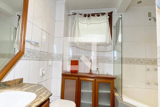 Banheiro de apartamento à venda com 3 quartos, 108m² em Centro, São Leopoldo