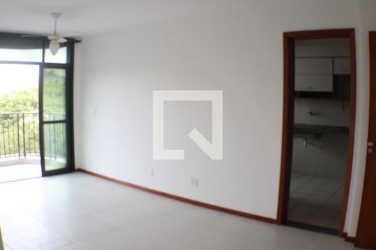 Sala de apartamento para alugar com 3 quartos, 85m² em Pechincha, Rio de Janeiro