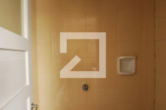 Banheiro de apartamento para alugar com 2 quartos, 114m² em Menino Deus, Porto Alegre