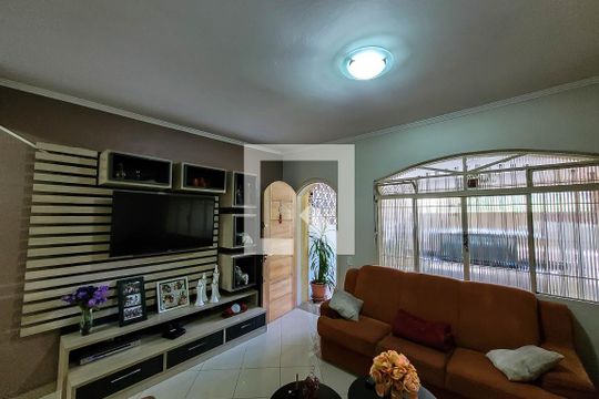 Sala de Estar de casa à venda com 3 quartos, 149m² em Vila Liviero, São Paulo