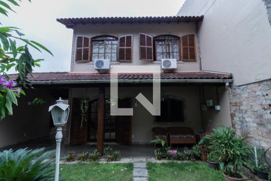 Fachada de casa de condomínio à venda com 4 quartos, 200m² em Freguesia de Jacarepaguá, Rio de Janeiro