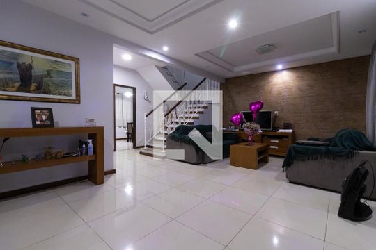 Casa de Condomínio à venda com 4 quartos, 200m² em Freguesia de Jacarepaguá, Rio de Janeiro