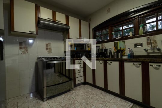 Cozinha de casa de condomínio à venda com 4 quartos, 200m² em Freguesia de Jacarepaguá, Rio de Janeiro