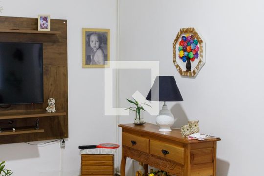 Sala de casa à venda com 2 quartos, 700m² em Cachambi, Rio de Janeiro