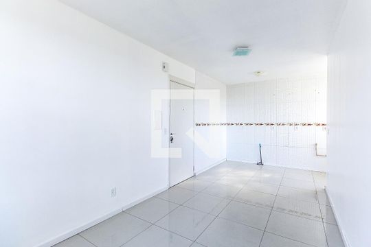 Sala de apartamento à venda com 2 quartos, 45m² em Rubem Berta, Porto Alegre