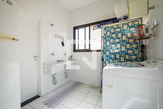 Área de Serviço de casa de condomínio para alugar com 4 quartos, 364m² em Condomínio do Taubaté Village, Taubaté