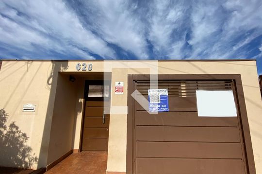 Fachada de casa para alugar com 3 quartos, 130m² em Parque Anhanguera, Ribeirão Preto