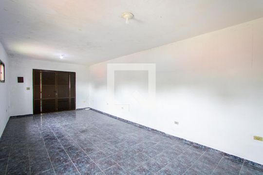 Sala/Quarto de casa à venda com 4 quartos, 247m² em Vila Bela Vista, Santo André