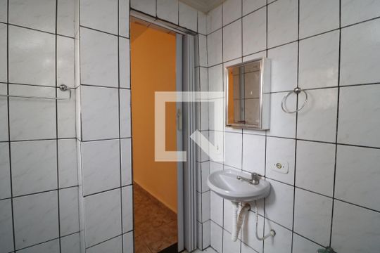 Banheiro Suite de casa para alugar com 2 quartos, 70m² em Vila Alpina, São Paulo