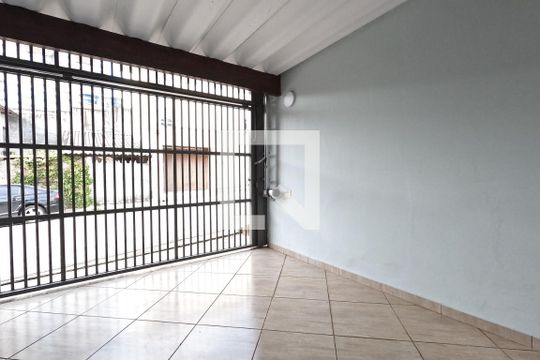 Garagem de casa à venda com 2 quartos, 87m² em Jardim Santa Mena, Guarulhos