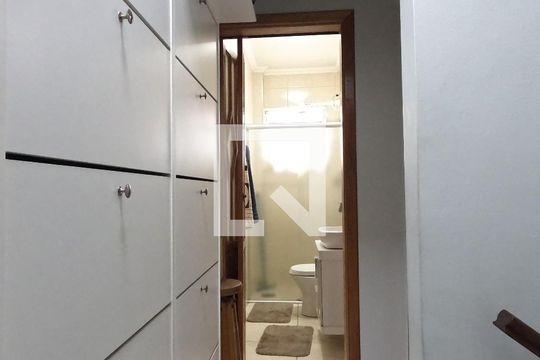 Corredor de casa à venda com 2 quartos, 87m² em Jardim Santa Mena, Guarulhos