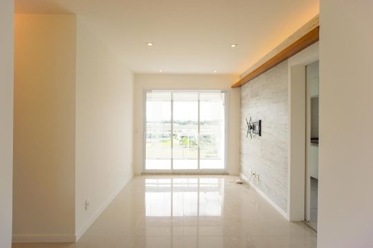 Sala de apartamento para alugar com 2 quartos, 80m² em Barra da Tijuca, Rio de Janeiro