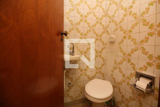 Lavabo de casa para alugar com 5 quartos, 250m² em Vila Carrão, São Paulo