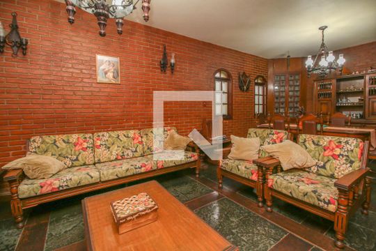 Sala de casa para alugar com 5 quartos, 250m² em Vila Carrão, São Paulo