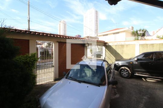 Garagem de casa para alugar com 5 quartos, 250m² em Vila Carrão, São Paulo