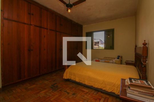 Suíte de casa para alugar com 5 quartos, 250m² em Vila Carrão, São Paulo