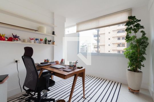 Escritório de apartamento para alugar com 3 quartos, 218m² em Cerqueira César, São Paulo