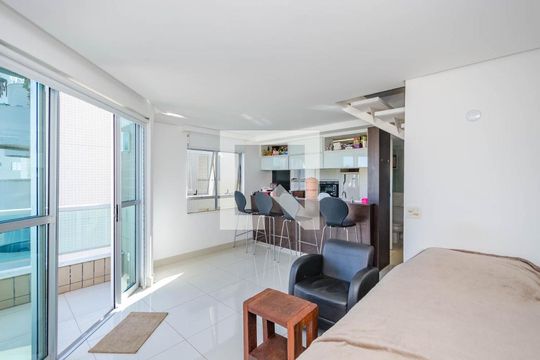 Sala de apartamento para alugar com 1 quarto, 70m² em Vale do Sereno, Nova Lima