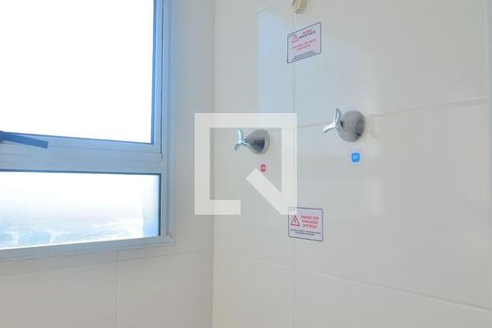 Banheiro  de apartamento para alugar com 2 quartos, 41m² em Igara, Canoas