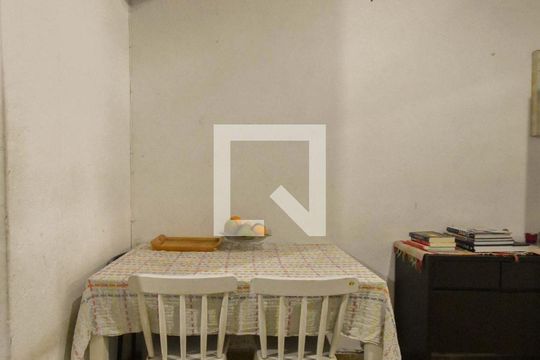 Sala  de casa à venda com 3 quartos, 90m² em Jardim Aeroporto, São Paulo