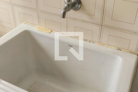 Área de Serviço - Tanque de apartamento para alugar com 1 quarto, 55m² em Parque Enseada, Guarujá