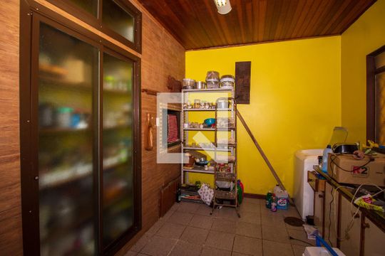 Espaço Gourmet de casa à venda com 3 quartos, 220m² em Teresópolis, Porto Alegre