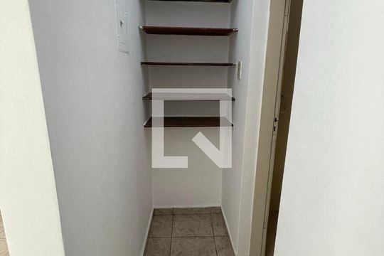 Corredor da sala de casa de condomínio para alugar com 4 quartos, 290m² em Freguesia (jacarepaguá), Rio de Janeiro