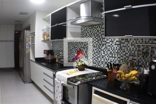 Cozinha de casa à venda com 4 quartos, 360m² em Taquara, Rio de Janeiro