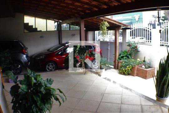 Garagem de casa à venda com 4 quartos, 360m² em Taquara, Rio de Janeiro