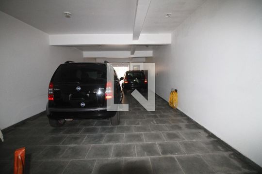 garagem de casa à venda com 4 quartos, 400m² em Vila Paiva, São Paulo