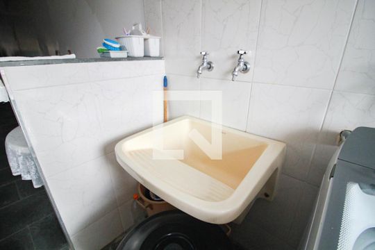 area de serviço de casa à venda com 4 quartos, 400m² em Vila Paiva, São Paulo