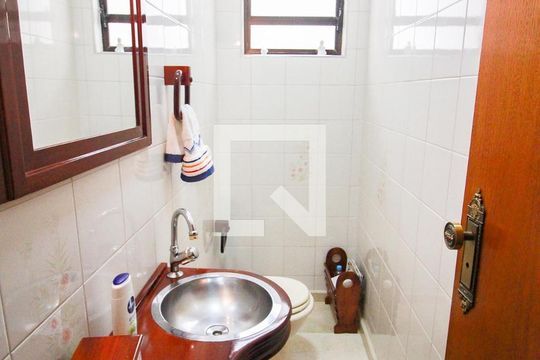 lavabo de casa à venda com 4 quartos, 400m² em Vila Paiva, São Paulo