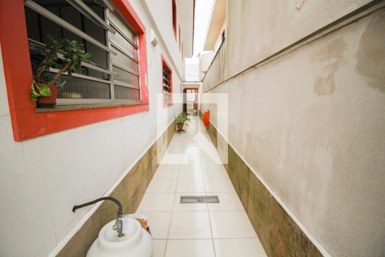 corredor de casa à venda com 4 quartos, 400m² em Vila Paiva, São Paulo