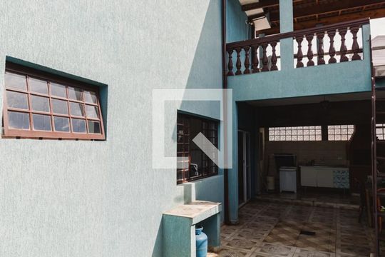 Quintal de casa para alugar com 3 quartos, 220m² em Vila Ipojuca, São Paulo