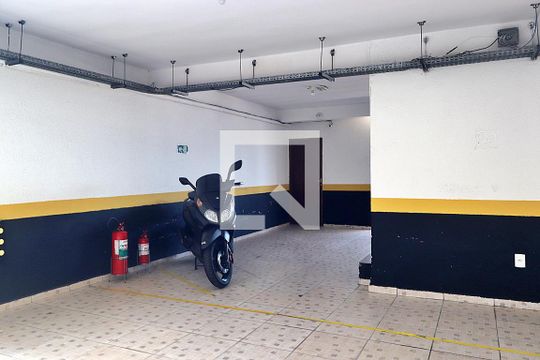 Garagem de apartamento à venda com 2 quartos, 90m² em Parque das Nações, Santo André