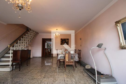 Sala de casa à venda com 3 quartos, 207m² em Jardim das Acácias, São Paulo