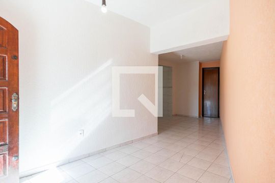 Sala de casa à venda com 2 quartos, 202m² em Vila Santa Delfina, São Paulo