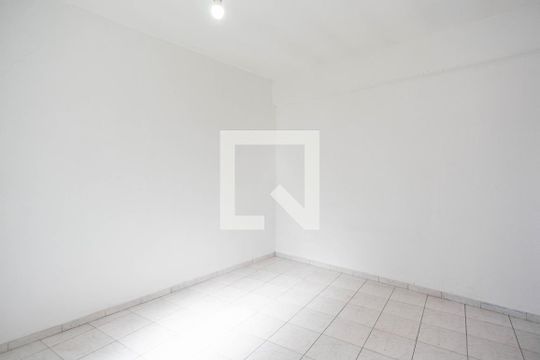 Quarto 1 de casa à venda com 2 quartos, 202m² em Vila Santa Delfina, São Paulo