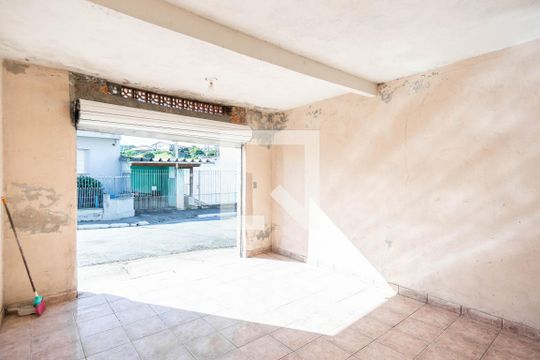 Garagem de casa à venda com 2 quartos, 202m² em Vila Santa Delfina, São Paulo