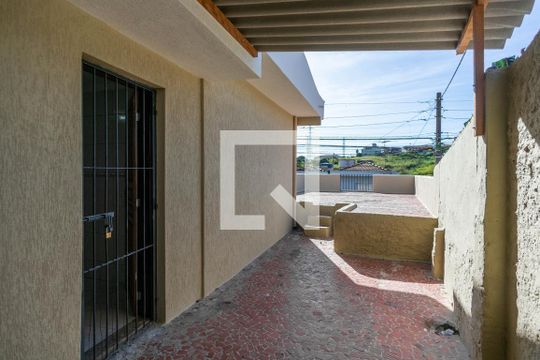 Quintal de casa à venda com 2 quartos, 202m² em Vila Santa Delfina, São Paulo