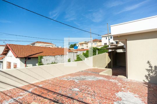 Quintal de casa à venda com 2 quartos, 202m² em Vila Santa Delfina, São Paulo