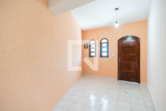 Sala de casa à venda com 2 quartos, 202m² em Vila Santa Delfina, São Paulo