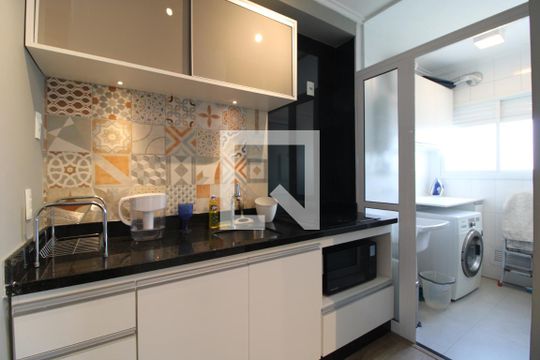 Cozinha de apartamento para alugar com 1 quarto, 50m² em Campo Belo, São Paulo