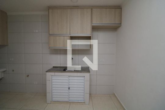 Cozinha de apartamento para alugar com 1 quarto, 30m² em Jardim Sao Cristovao, São Paulo
