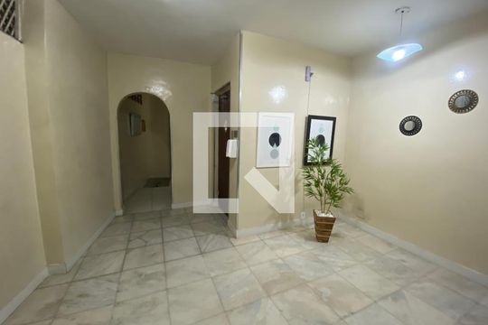 Hall de apartamento para alugar com 2 quartos, 83m² em Praça da Bandeira, Rio de Janeiro