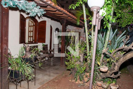 Área comum de casa à venda com 3 quartos, 220m² em Bairro da Glória, Contagem