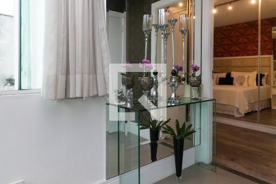 Corredor de apartamento para alugar com 2 quartos, 106m² em Bela Vista, São Paulo