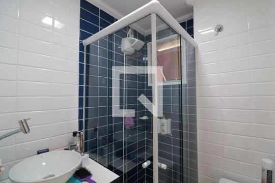 Banheiro Social de apartamento à venda com 2 quartos, 50m² em Vila Bertioga, São Paulo