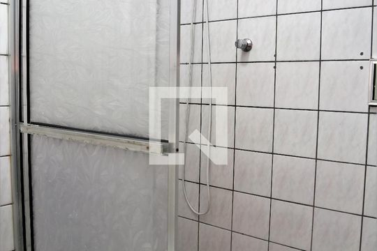 Banheiro de apartamento para alugar com 1 quarto, 56m² em Aviação, Praia Grande